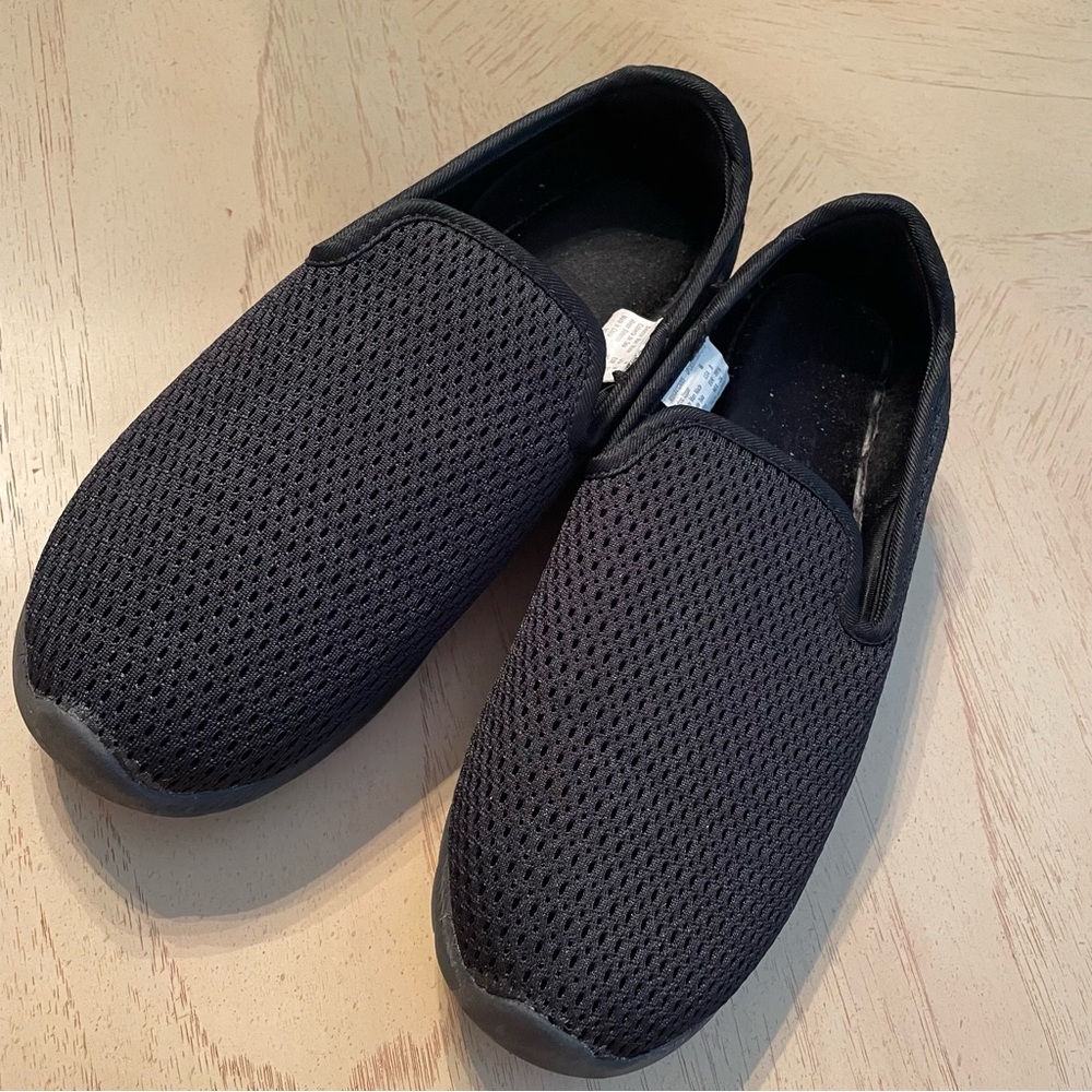 Athletic Works Women's Black Mesh Slip-On Sneakers